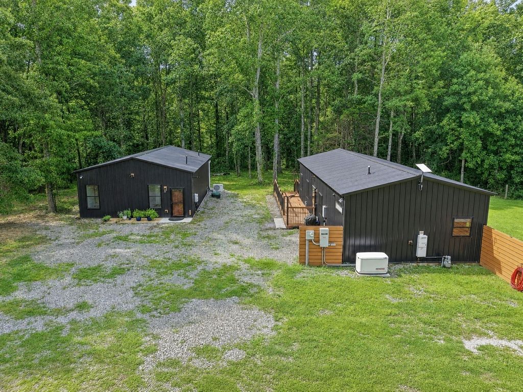 528 Obie Adcock Rd, Smithville