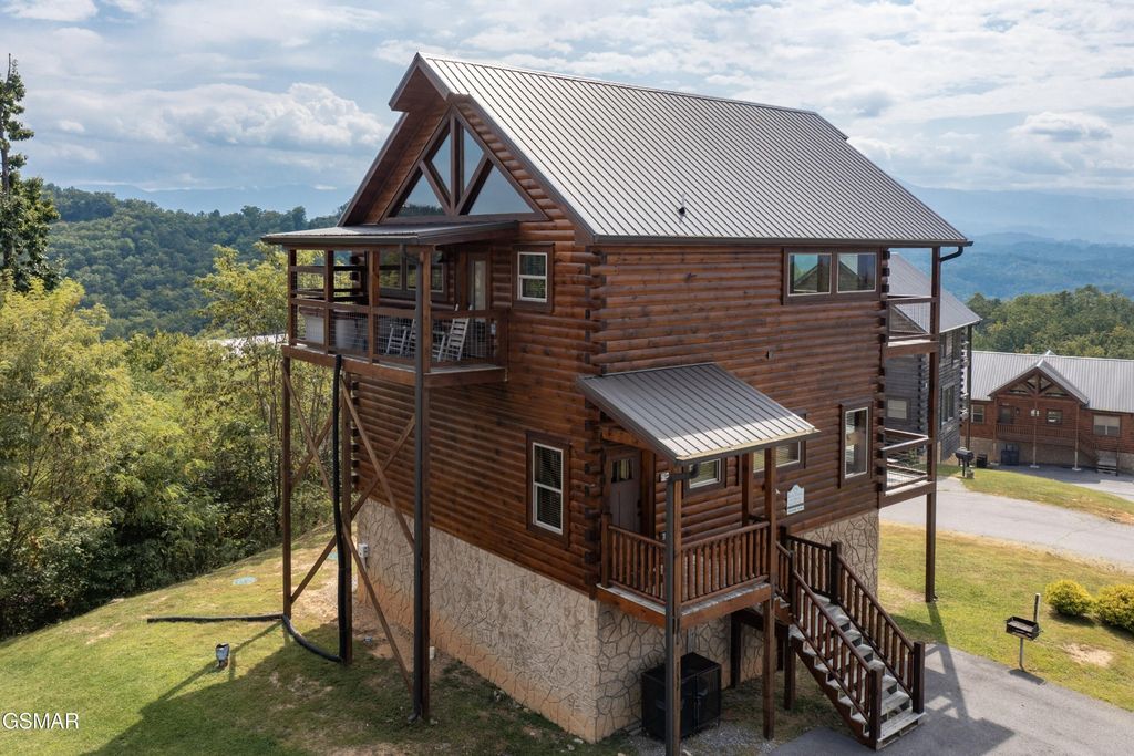 2032 Starr Crest Drive, Sevierville