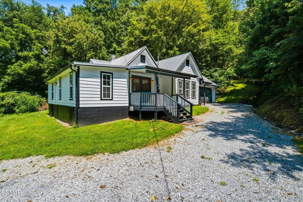 890 Indian Gap Road, Sevierville