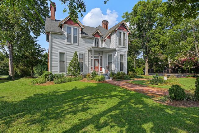 2500 Woodlawn Dr, Nashville