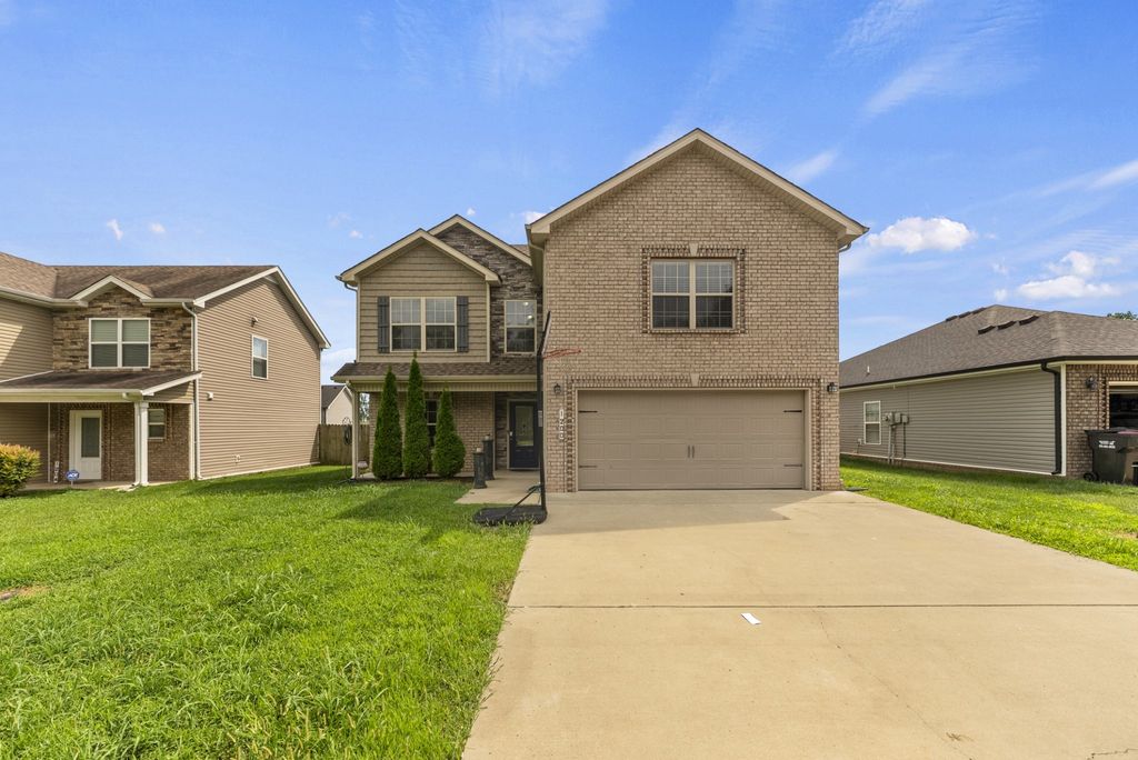 1200 Gentry Dr, Clarksville