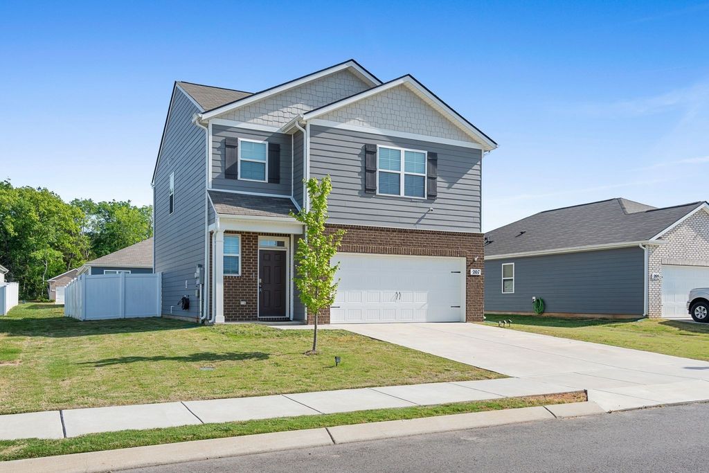 207 River Forest Dr, Chapel Hill