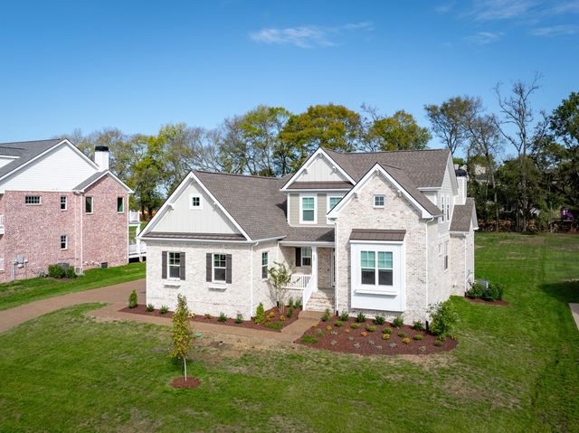 1488 Saundersville Rd, Hendersonville