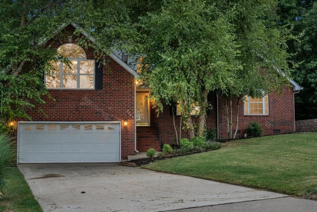 3701 Henricks Hill Dr, Smyrna