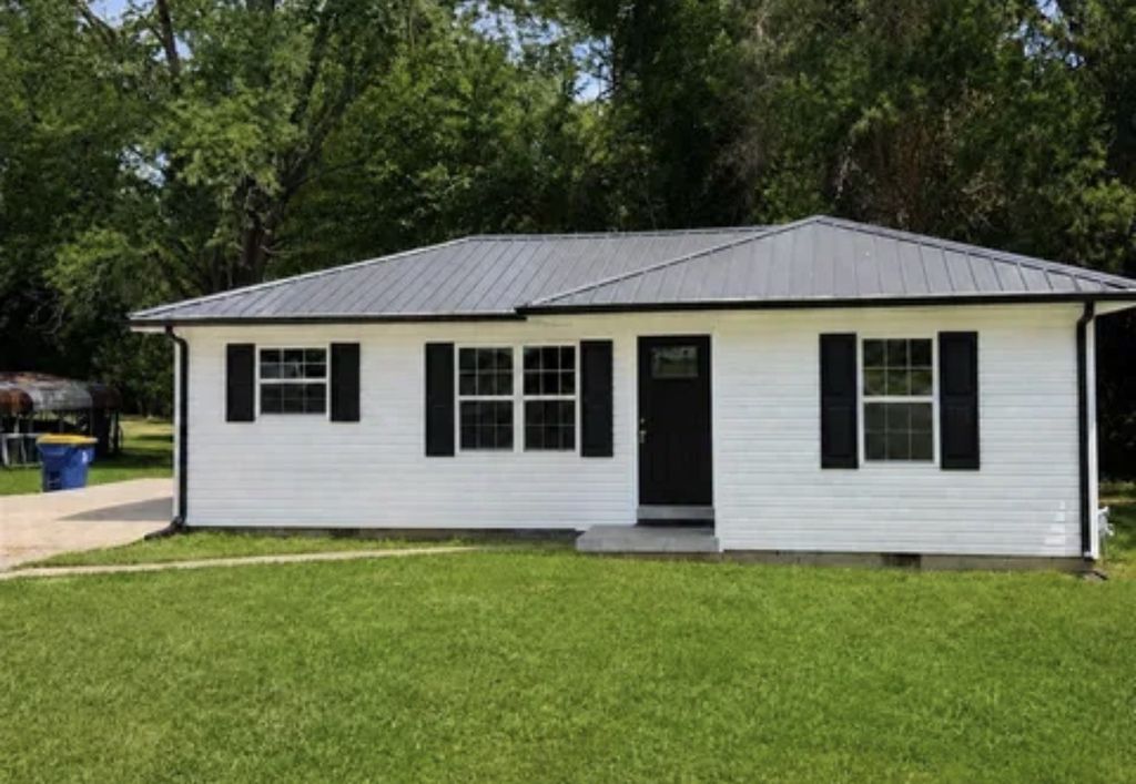 112 Clinton St, Russellville