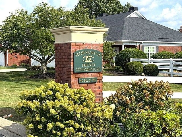 102 Horseshoe Ct, Shelbyville