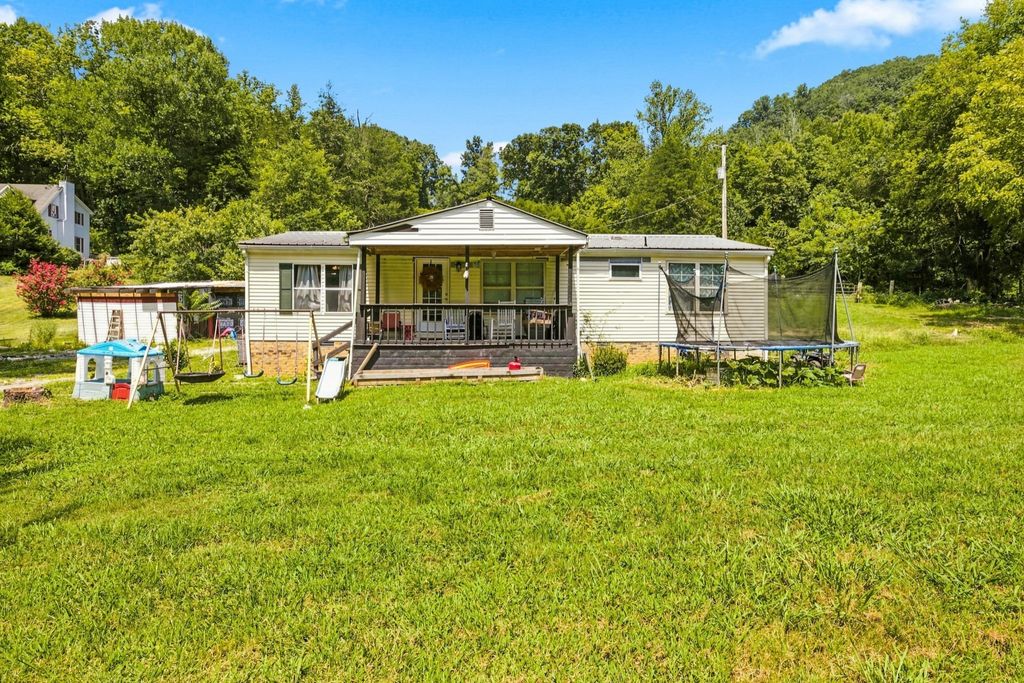 673 Cookeville Hwy, Elmwood