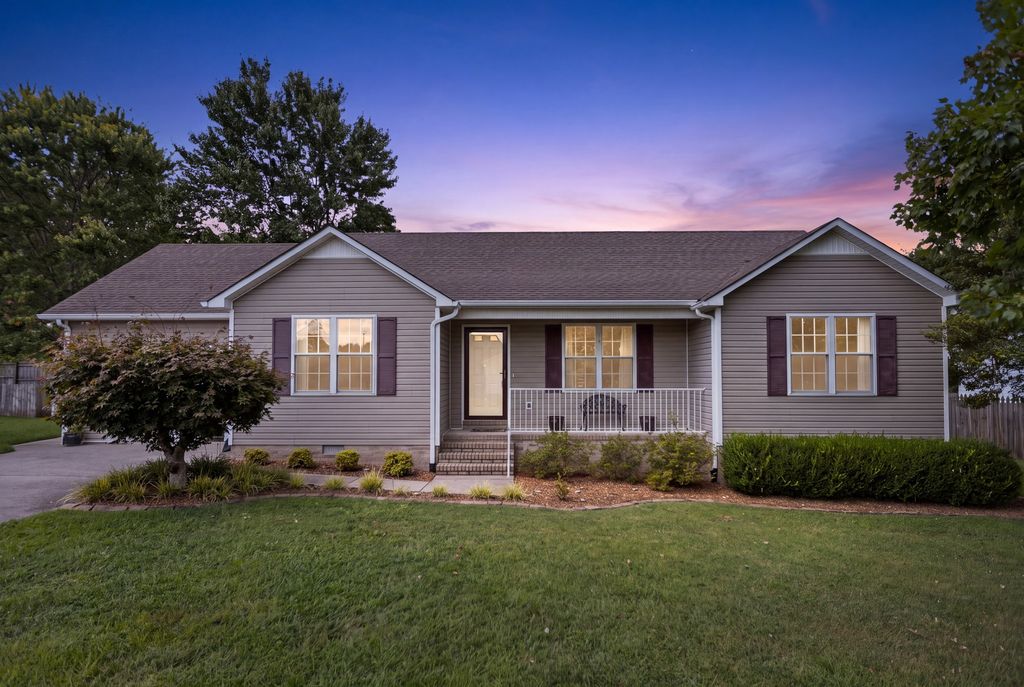 102 Chesapeake Dr, Tullahoma