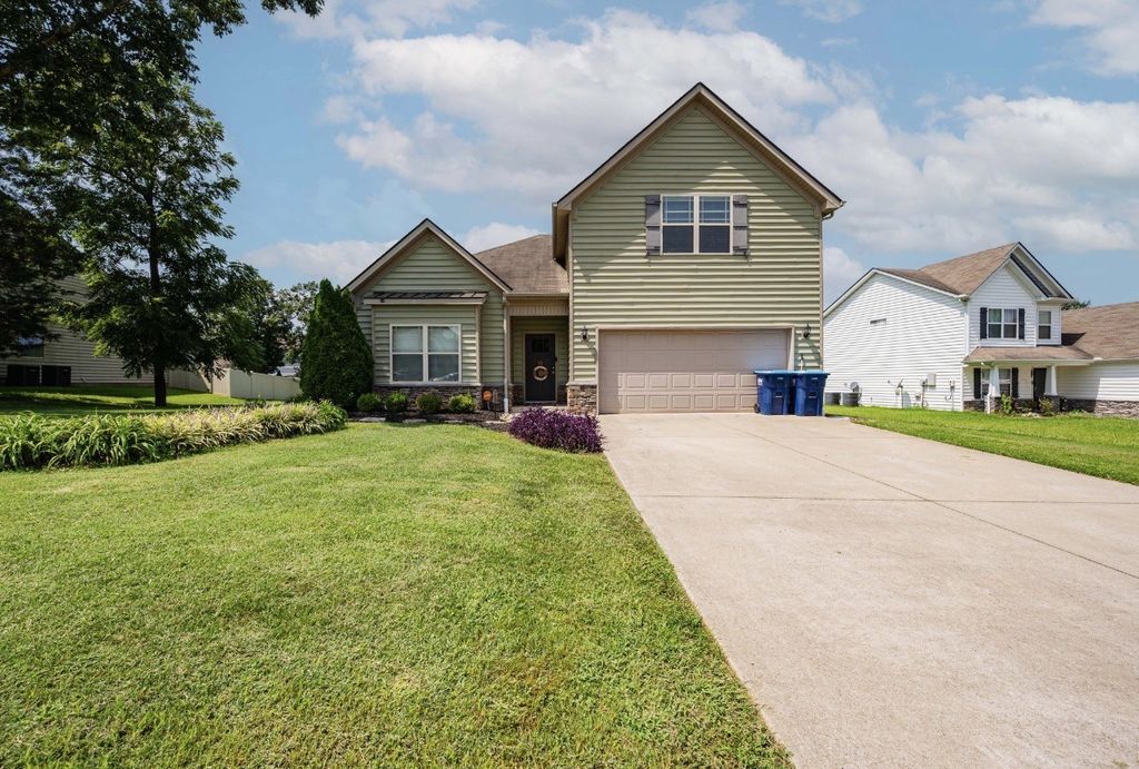 813 Silverhill Dr, Murfreesboro