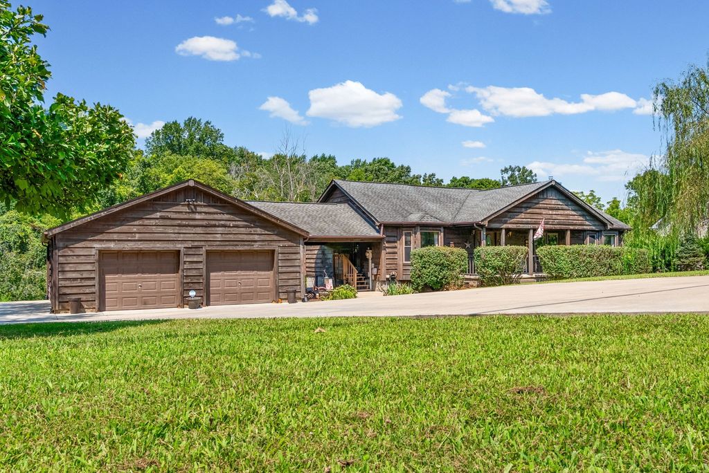 342 Iron Workers Rd, Clarksville
