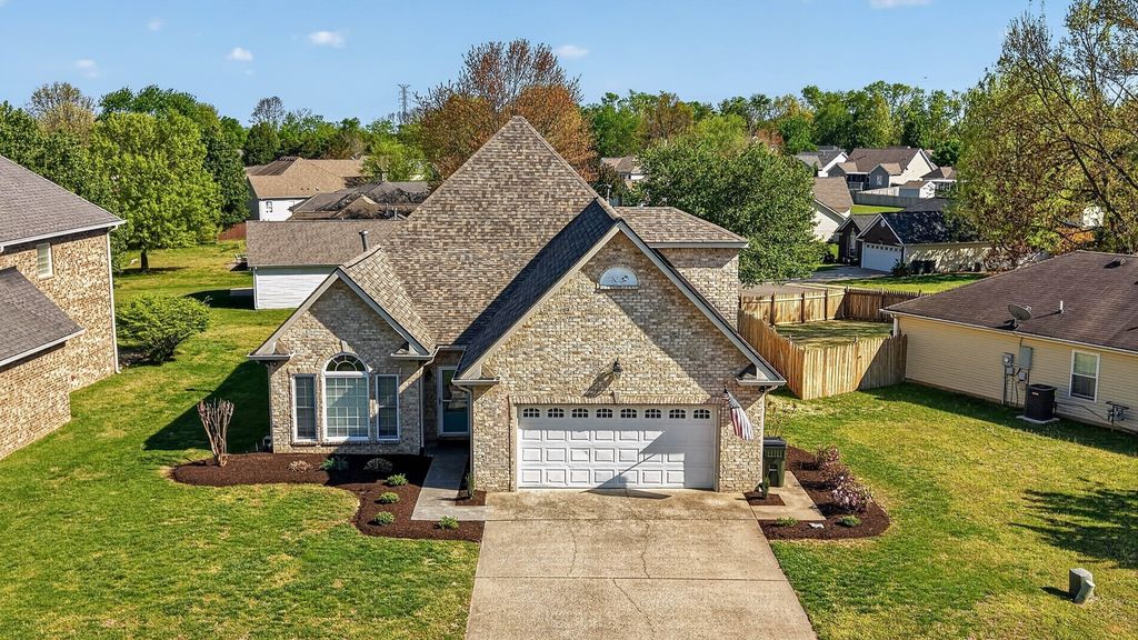 1415 Harrington Dr, Gallatin