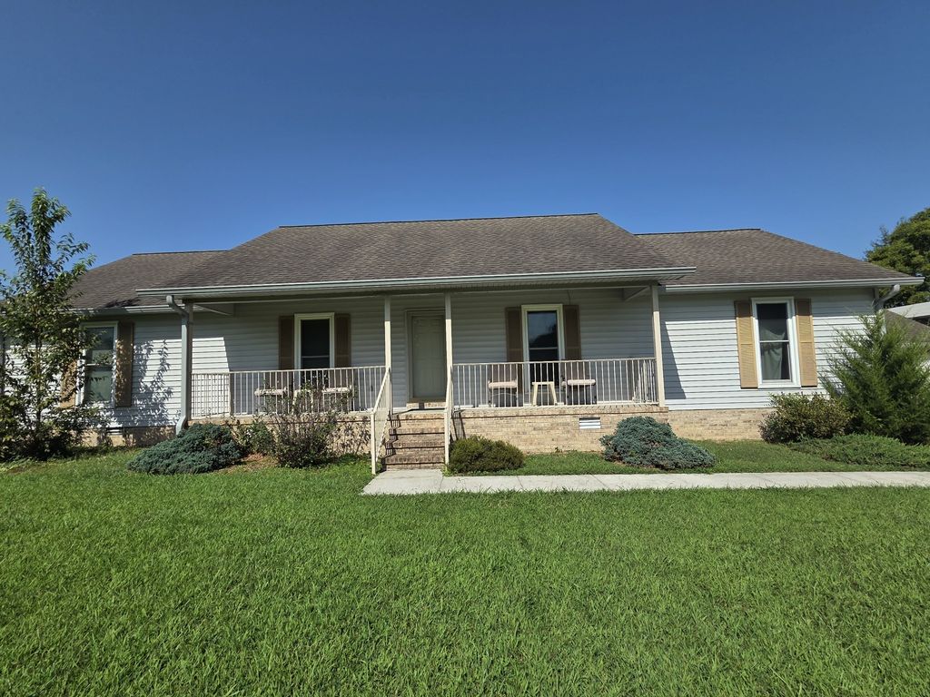 205 Virginia Dr, Tullahoma