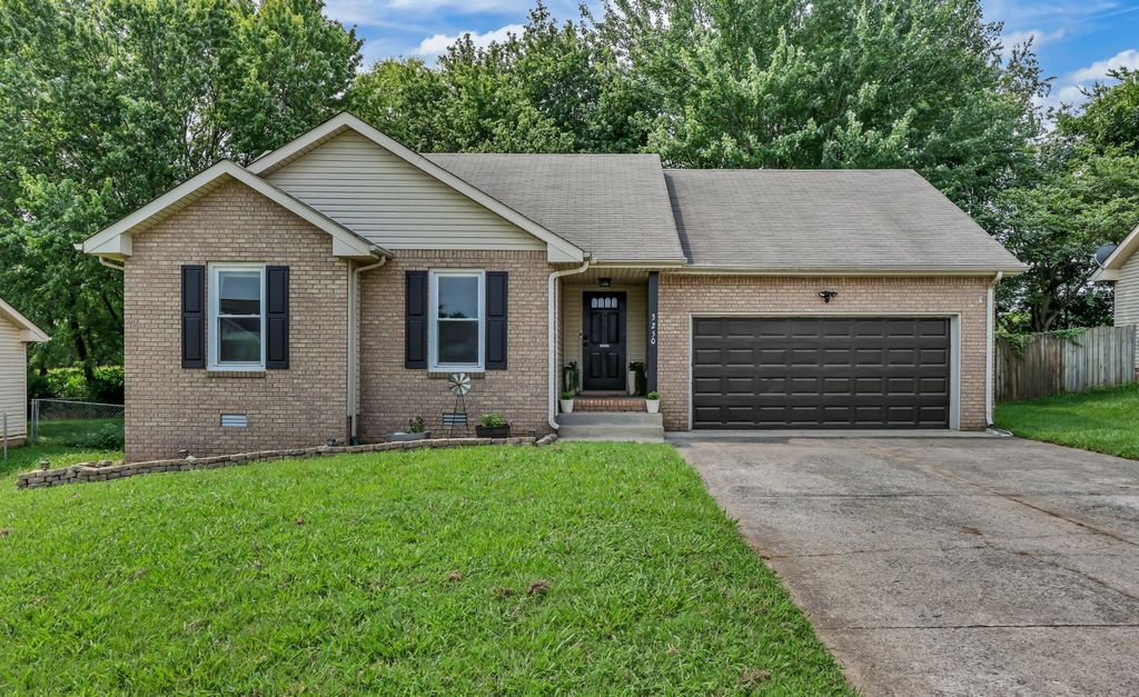 3250 S Senseney Cir, Clarksville