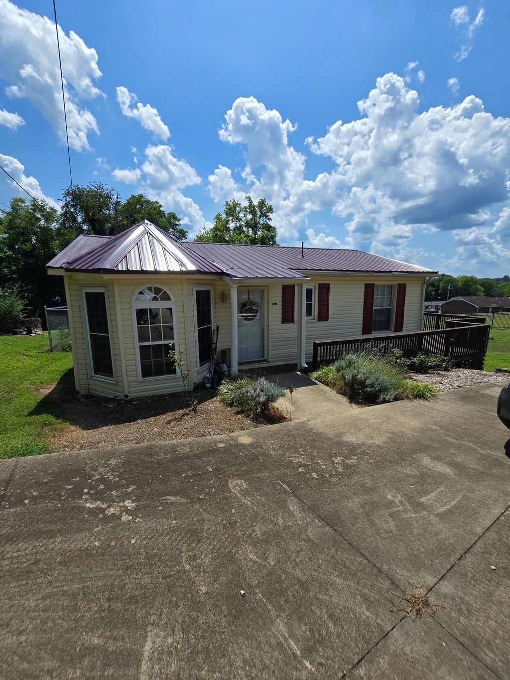 527 E Grigsby St E, Pulaski