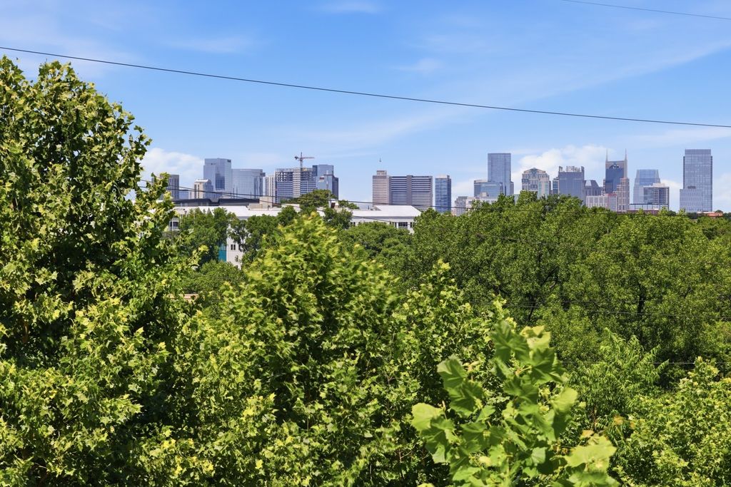 400 Herron Dr 102, Nashville