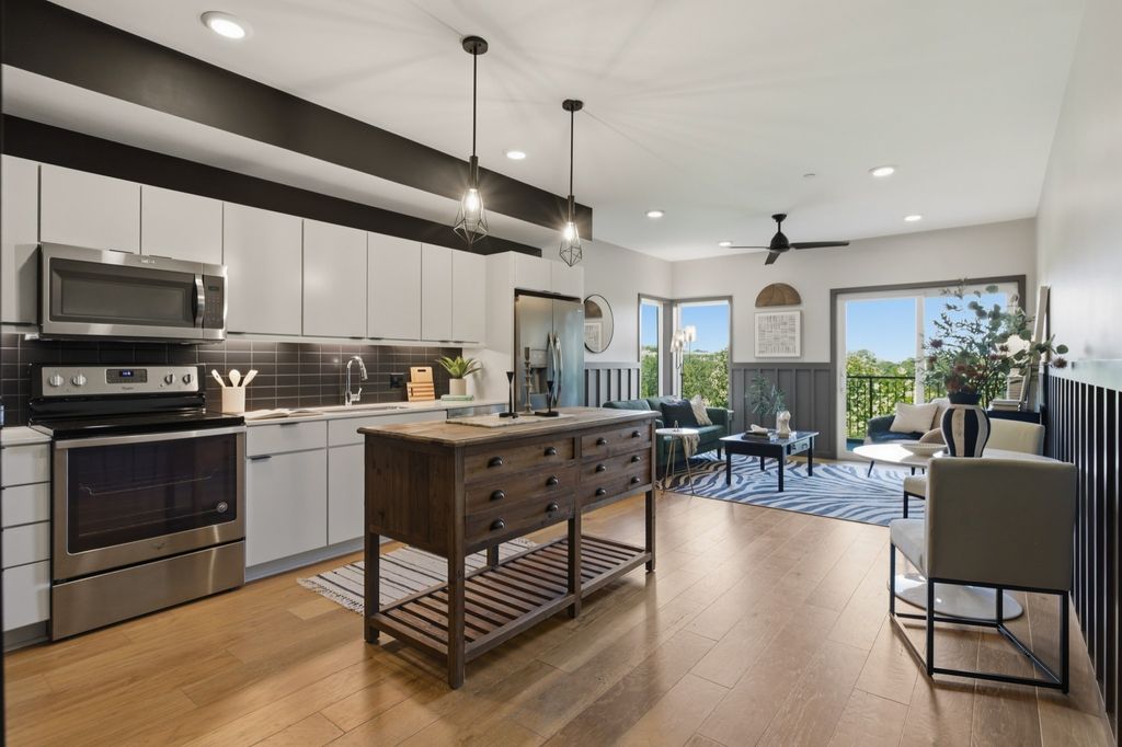 400 Herron Dr 102, Nashville