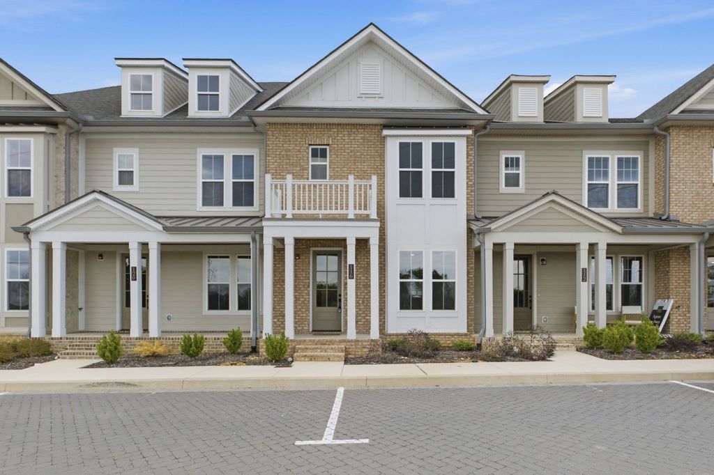 116 Nearwater Place, Hendersonville