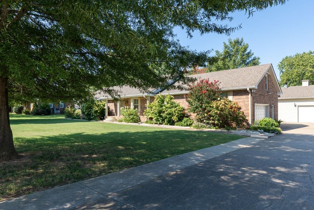 720 Treasury Ln, Lebanon