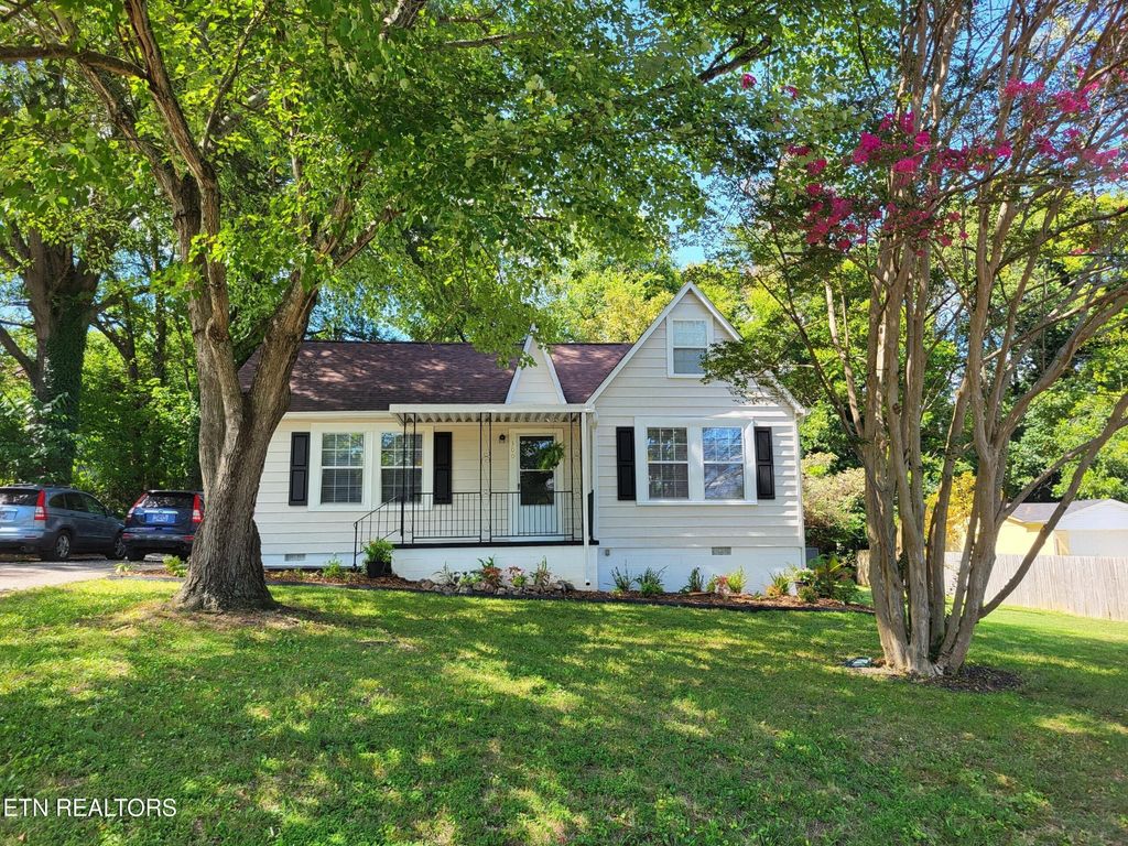 300 S Oak St, Sweetwater
