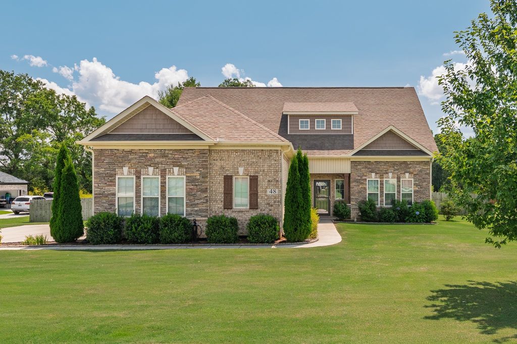 48 Hancock Branch Dr, Fayetteville