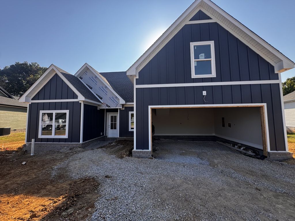 253 Wayne Hall Rd, Clarksville
