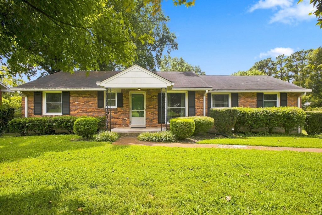 5005 Whispering Hills Ct, Nashville