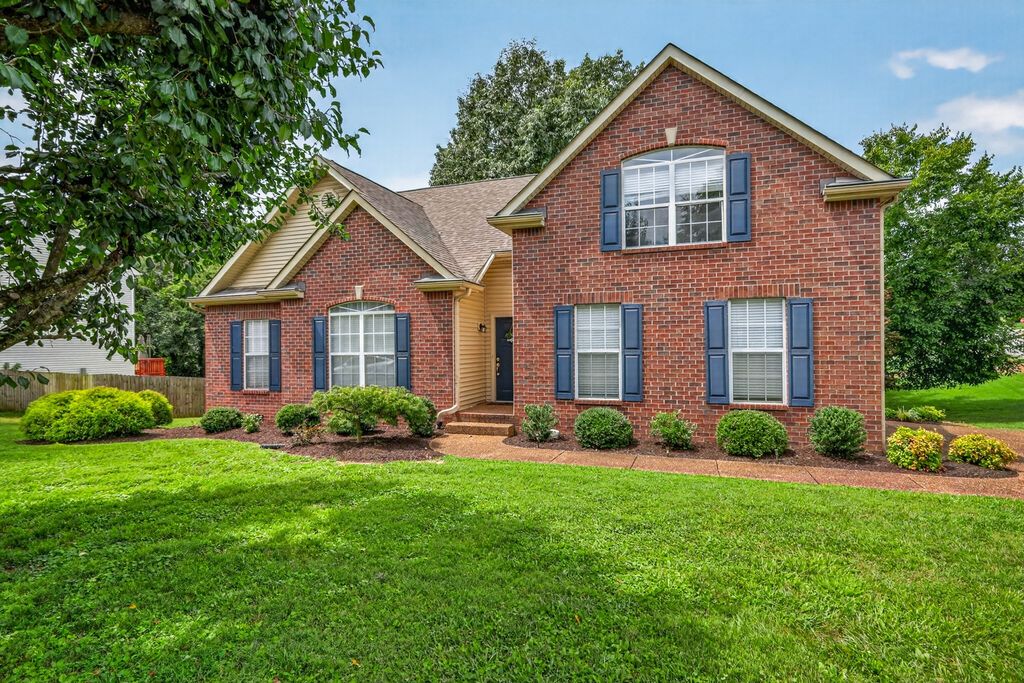 104 E Ridgeview Trce, Hendersonville