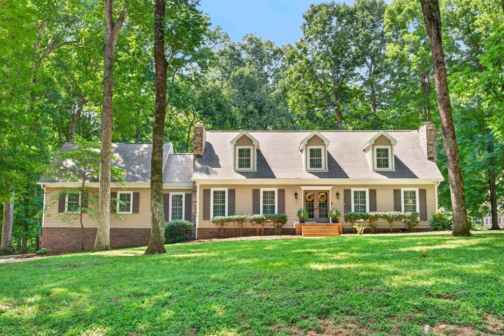 208 Hidden Lake Rd, Hendersonville