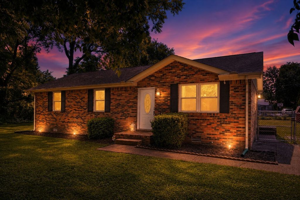 1223 Pleasant View Main St, Pleasant View