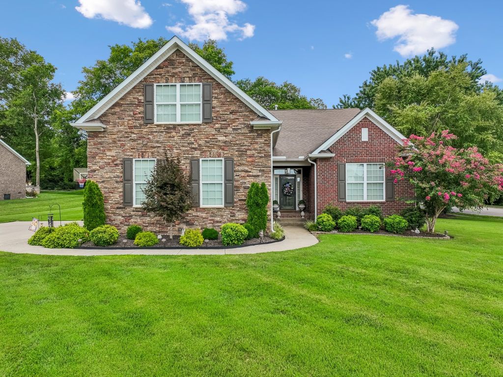 305 Dandelion Dr, Lebanon