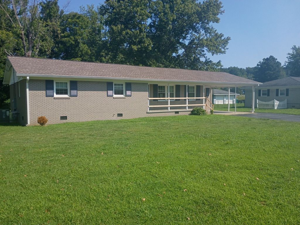 203 Sunset Dr, Waverly