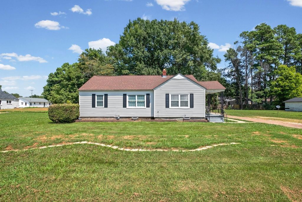 46 Charles Ave, Munford