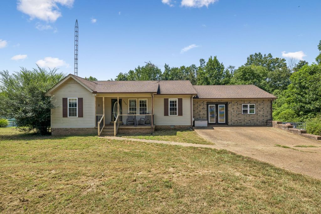 7008 Meadow Dr, Centerville