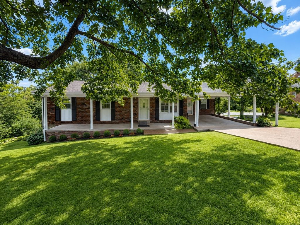 1015 Kelly Blvd, Westmoreland