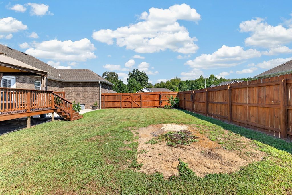 416 Colonial Dr, Winchester