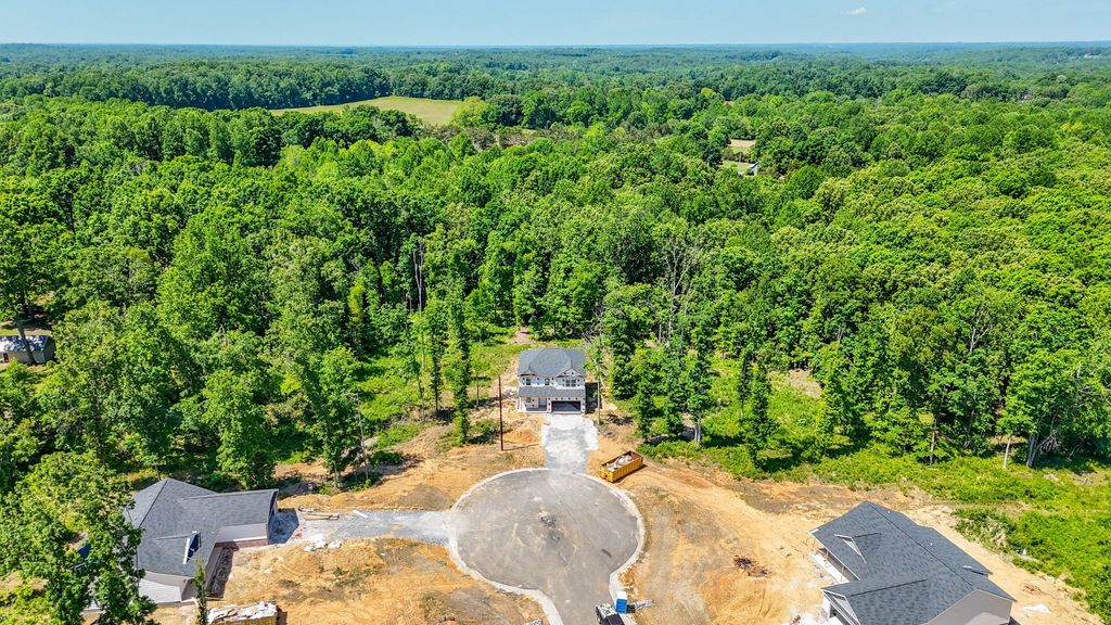 216 Crepe Myrtle Drive, Dickson