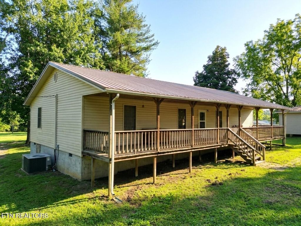 1207 Ray Brown Rd, Jamestown