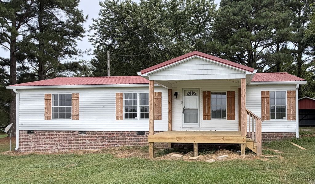 895 Harve Brown Rd, Bethpage