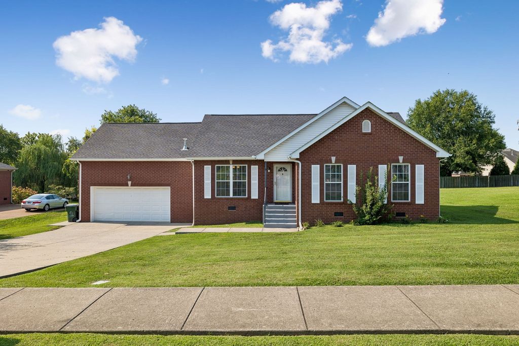 1014 Kiser Ave, Hendersonville