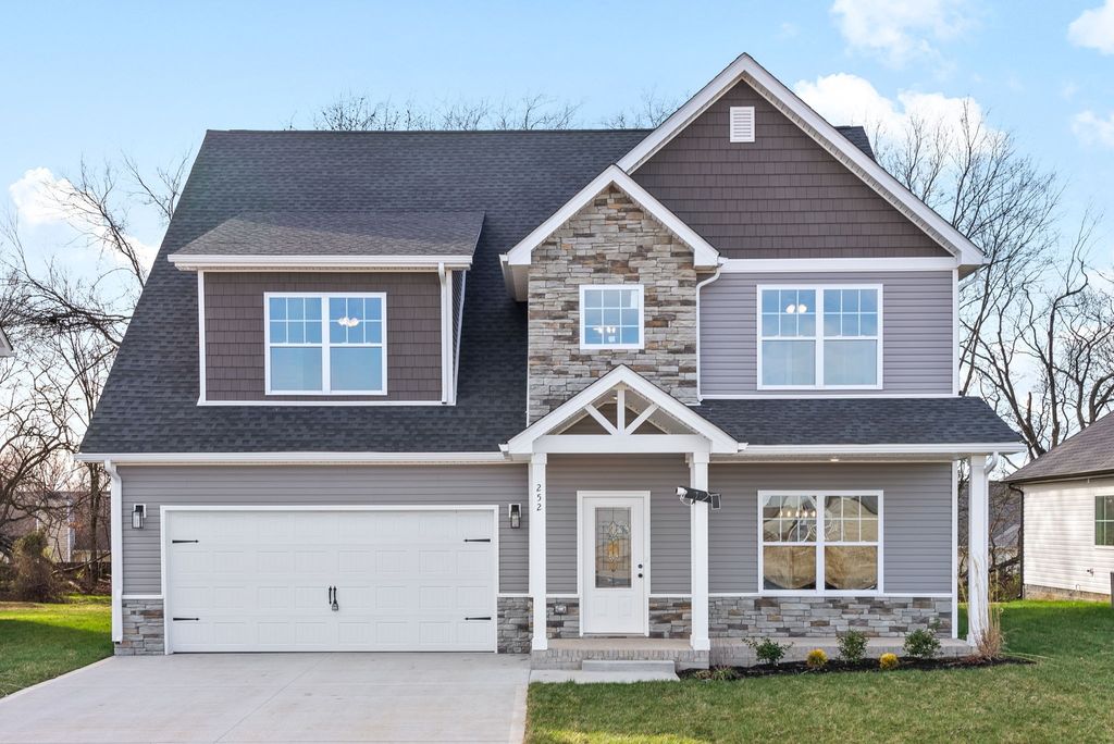 186 Aspen Pine Dr, Clarksville