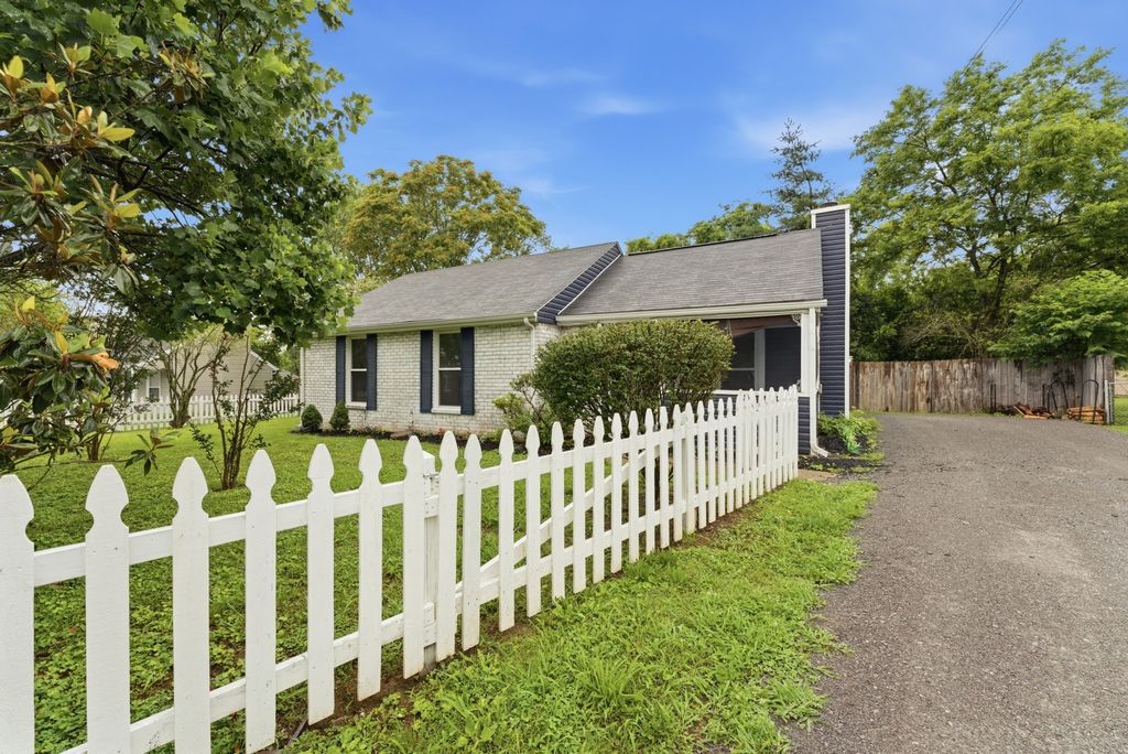 118 Orchard Valley Cir, Hendersonville