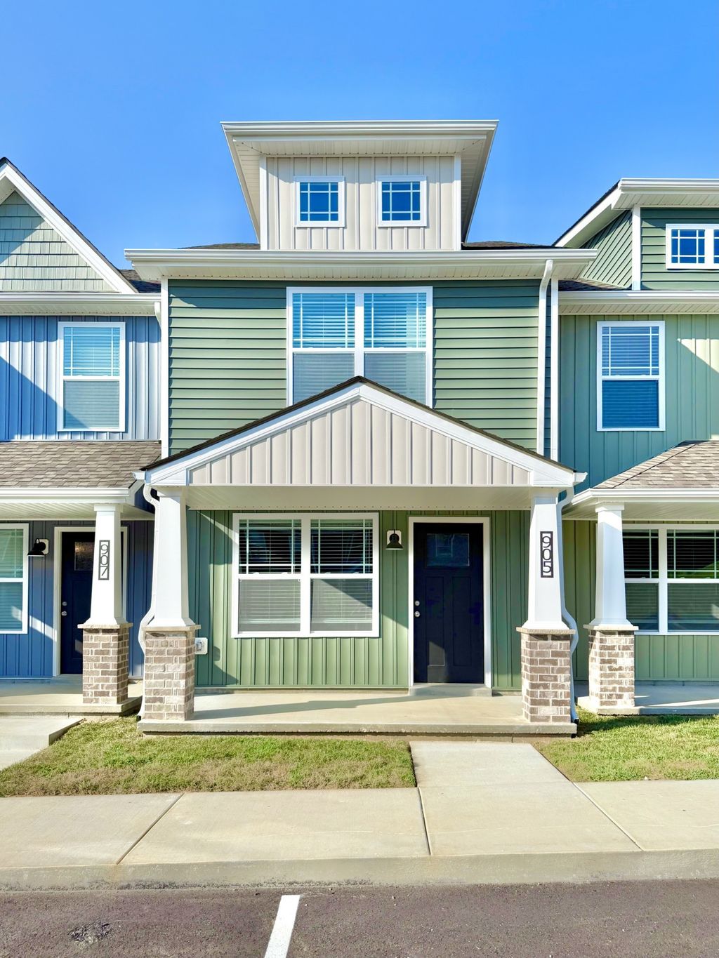 905 Peaceful Pl, Clarksville
