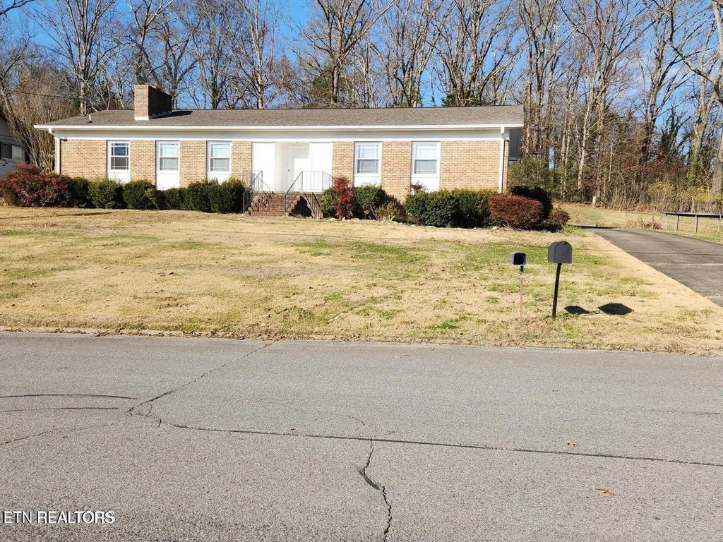 1506 Ridgeway Circle, Athens
