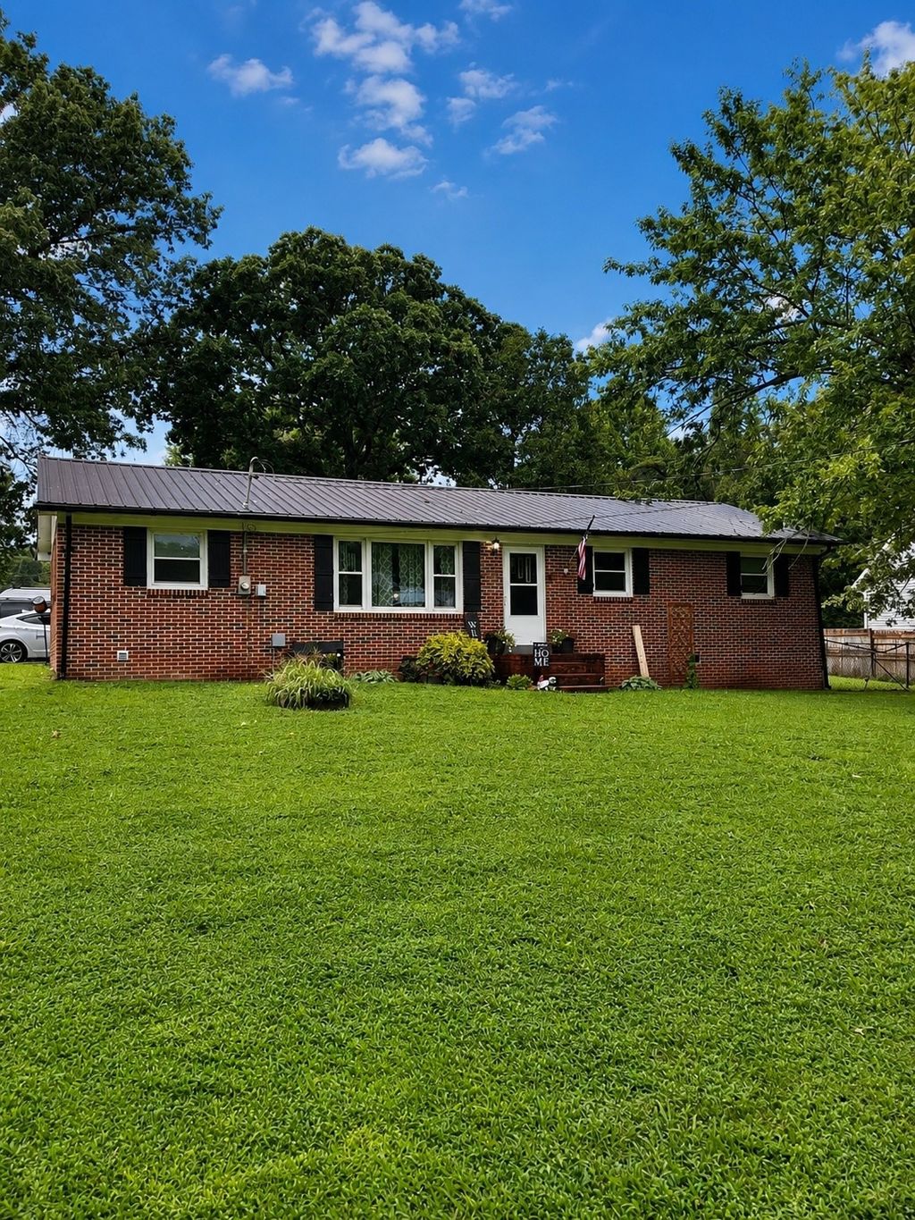 205 Dawn Dr, McMinnville