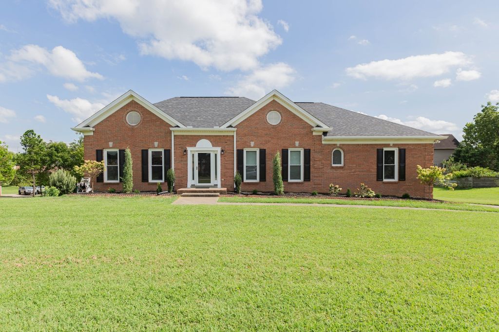 654 Potomac Dr, Clarksville