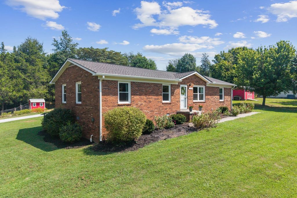 2452 Old Columbia Rd, Lewisburg