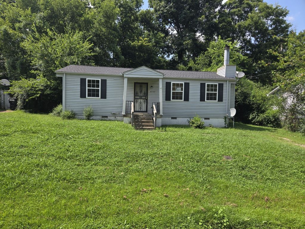 4737 Volunteer Dr, Antioch