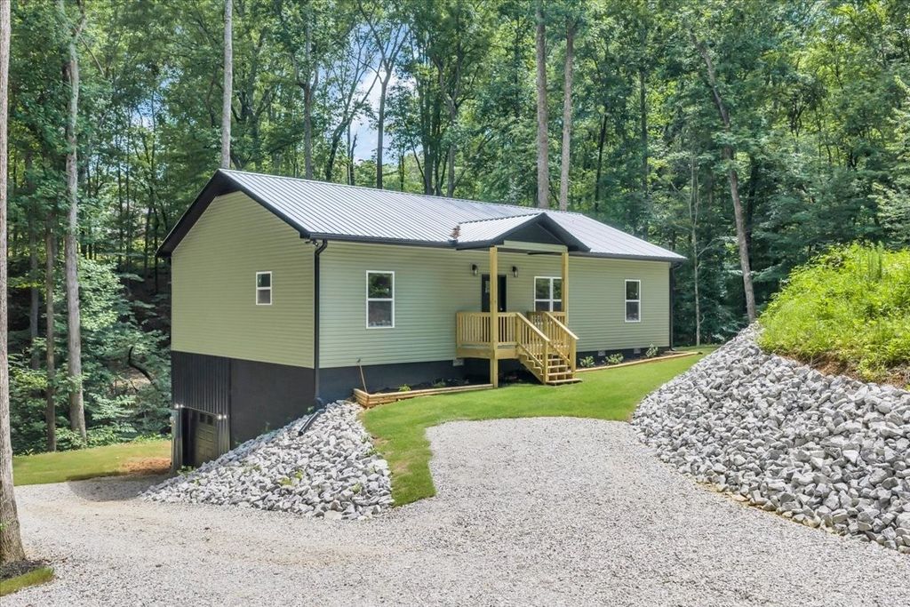 226 Woodland Way, Estill Springs