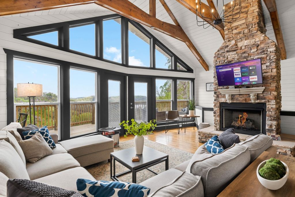 350 Williamson Cir, Smithville
