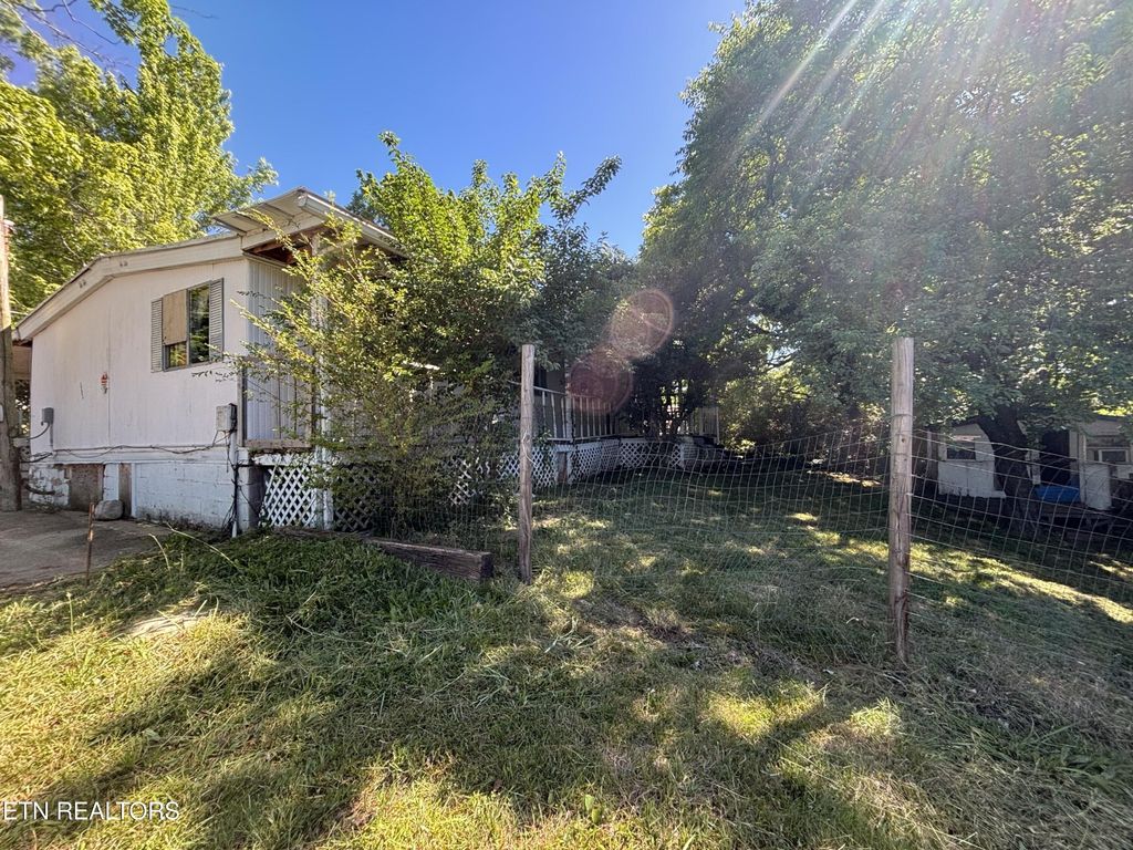 1604 Lamar St, Athens